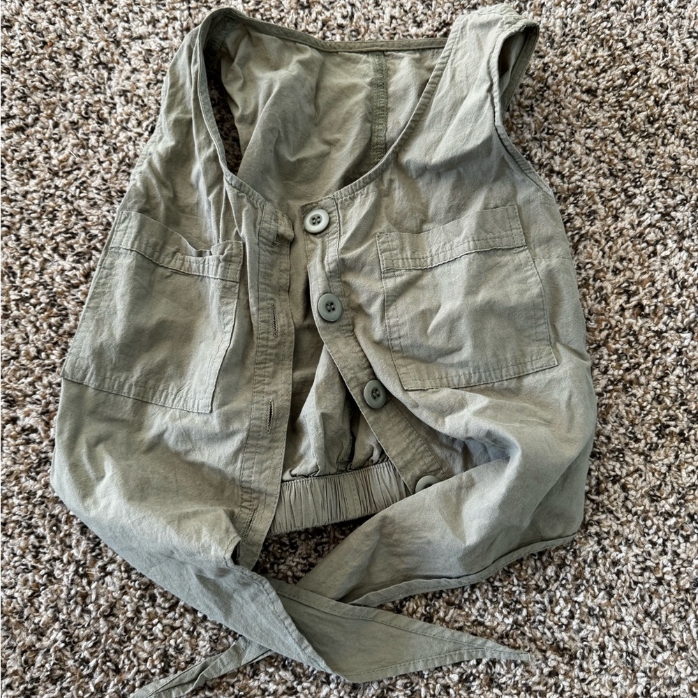 Women’s crop tank top